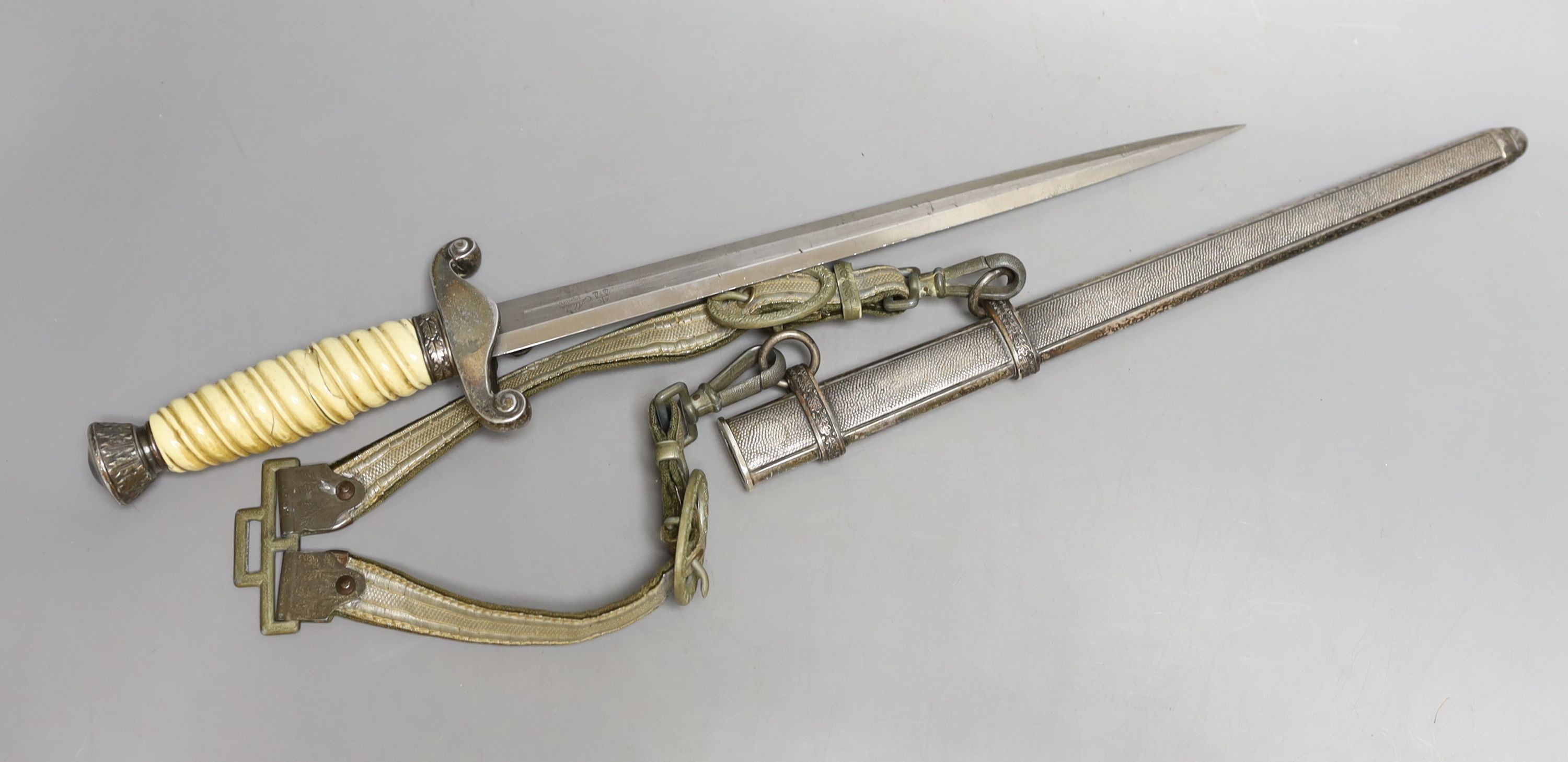 A German Third Reich officer's dagger, 39 cms long.